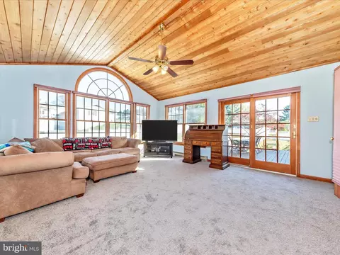 9242 Oak Tree Cir, Frederick, MD 21701 photo 20