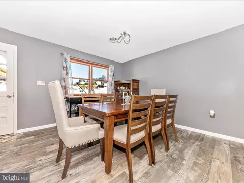 9242 Oak Tree Cir, Frederick, MD 21701 photo 8
