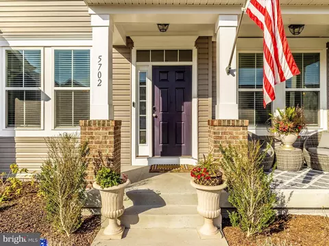 5702 Hawk Ridge Rd, Frederick, MD 21704 photo 3