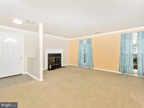 Living - 5801 Farmgate Ct, Frederick, MD 21703 photo 1 of 4