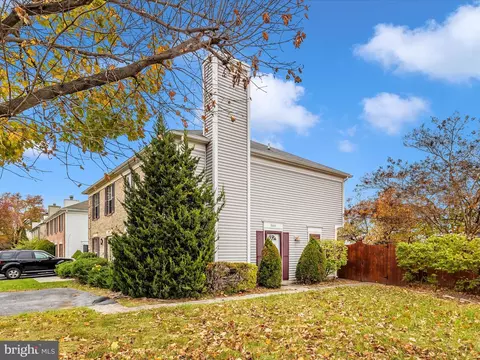 Exterior - 5801 Farmgate Ct, Frederick, MD 21703 photo 2 of 8