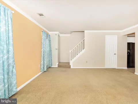 Living - 5801 Farmgate Ct, Frederick, MD 21703 photo 4 of 4