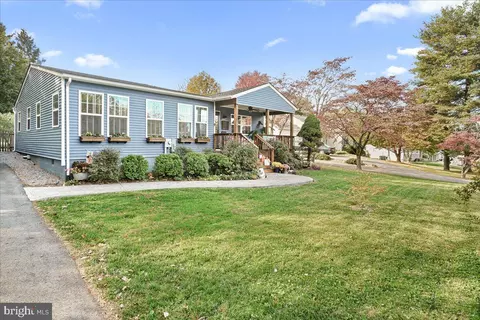 Exterior - 212 E K St, Brunswick, MD 21716 photo 19 of 24