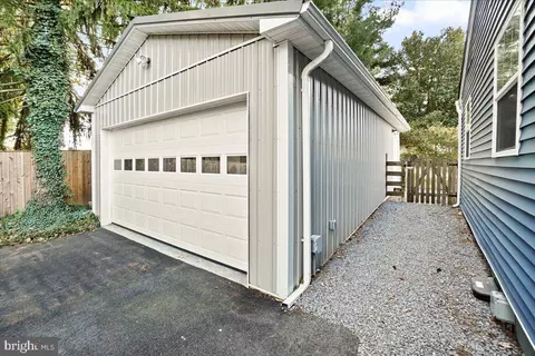 Exterior - 212 E K St, Brunswick, MD 21716 photo 6 of 24