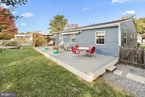 Exterior - 212 E K St, Brunswick, MD 21716 photo 9 of 24