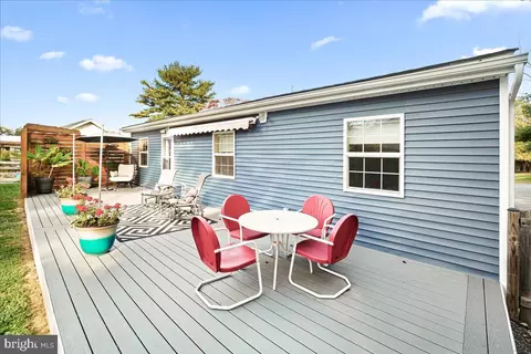 Exterior - 212 E K St, Brunswick, MD 21716 photo 12 of 24