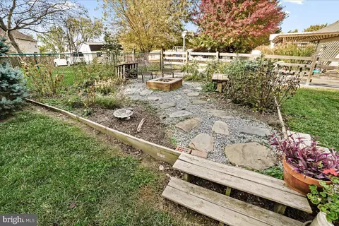 Exterior - 212 E K St, Brunswick, MD 21716 photo 17 of 24