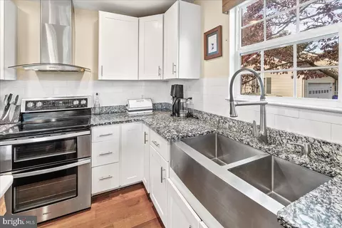 Kitchen - 212 E K St, Brunswick, MD 21716 photo 3 of 3