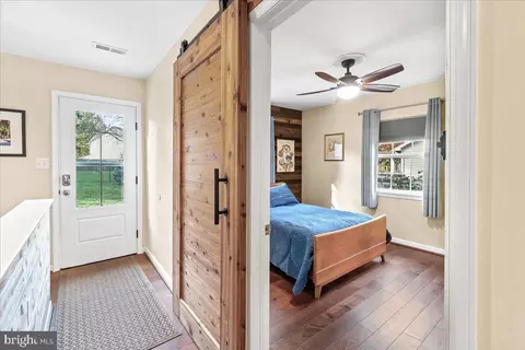 Entry Way - 212 E K St, Brunswick, MD 21716 photo 4 of 6