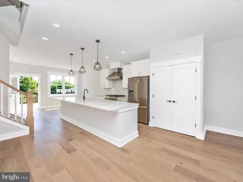 Entry Way - 252 S A S Carroll St, Frederick, MD 21701 photo 3 of 16