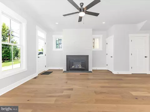 Living - 252 S A S Carroll St, Frederick, MD 21701 photo 4 of 8
