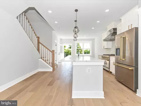 Entry Way - 252 S A S Carroll St, Frederick, MD 21701 photo 2 of 16