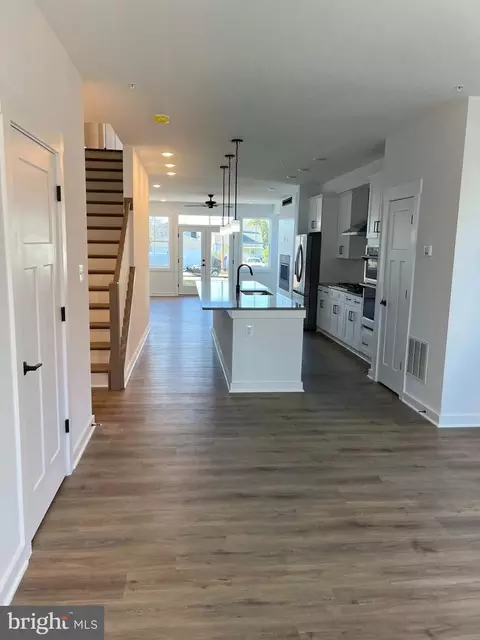 Entry Way - 252 S A S Carroll St, Frederick, MD 21701 photo 11 of 16