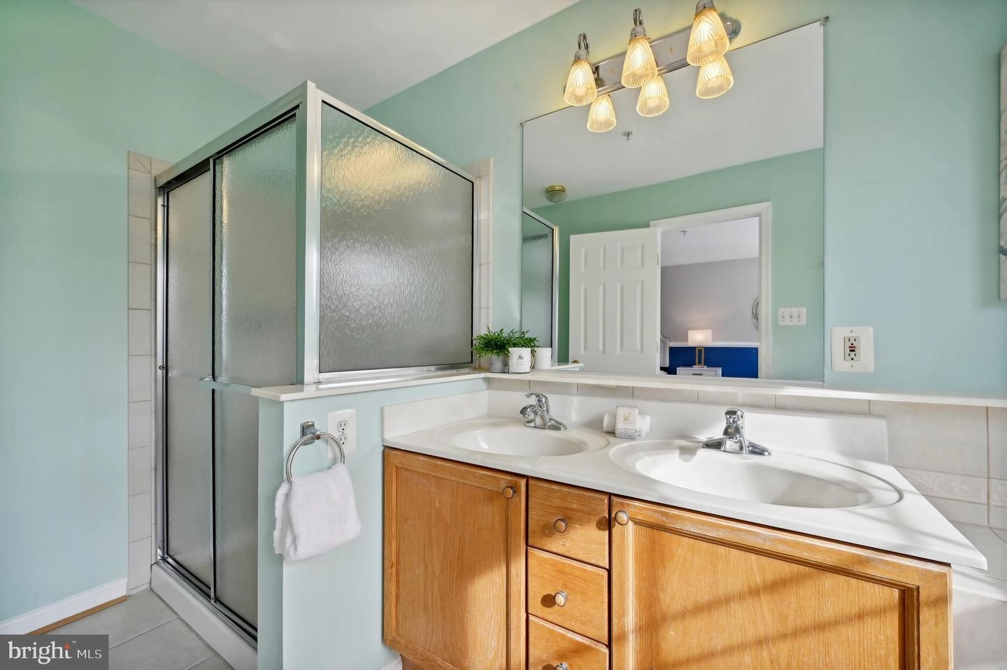 Bath - 2568 Carrington Way, Frederick, MD 21702 photo 4 of 5