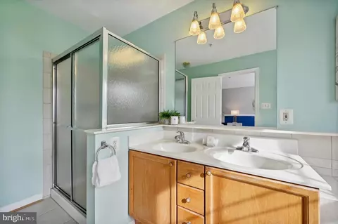 Bath - 2568 Carrington Way, Frederick, MD 21702 photo 4 of 5