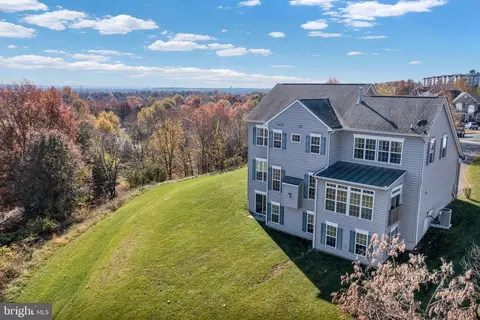 View/Area - 2426 Longfellow Ct, Frederick, MD 21702 photo 2 of 8
