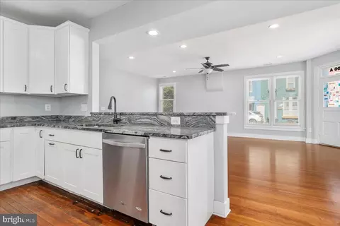Entry Way - 200 Fifth St, Frederick, MD 21701 photo 2 of 2