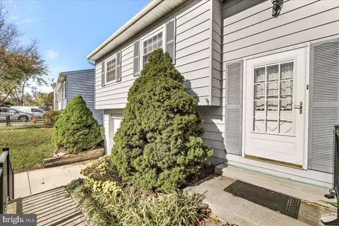1300 Appletree Ct, Frederick, MD 21703 photo 3