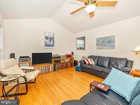 238 Bishops Glen Dr, Frederick, MD 21702 photo 9