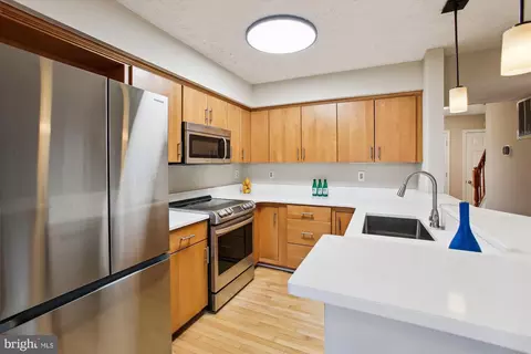Kitchen - 6391 Devonshire Ln, Frederick, MD 21703 photo 2 of 7