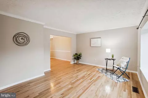 Living - 6391 Devonshire Ln, Frederick, MD 21703 photo 4 of 9