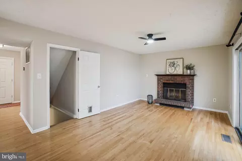 Living - 6391 Devonshire Ln, Frederick, MD 21703 photo 7 of 9