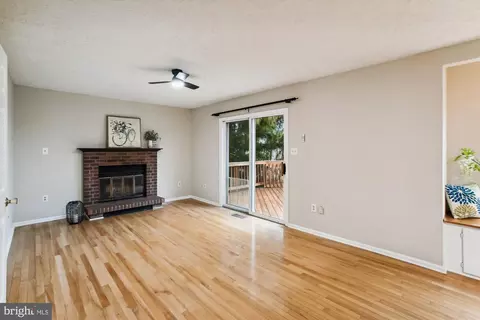 Living - 6391 Devonshire Ln, Frederick, MD 21703 photo 5 of 9