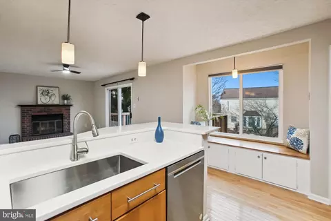 Kitchen - 6391 Devonshire Ln, Frederick, MD 21703 photo 7 of 7