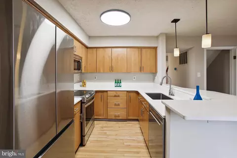 Kitchen - 6391 Devonshire Ln, Frederick, MD 21703 photo 3 of 7