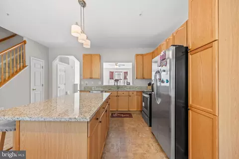 125 Fieldstone Ct, Frederick, MD 21702 photo 8