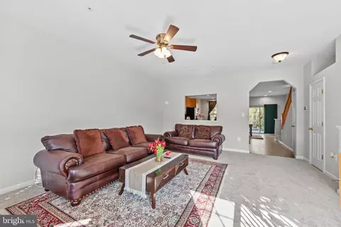 125 Fieldstone Ct, Frederick, MD 21702 photo 3