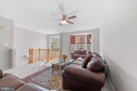 125 Fieldstone Ct, Frederick, MD 21702 photo 4