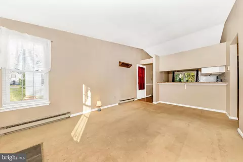 832 Chadwick Cir, Frederick, MD 21701 photo 2