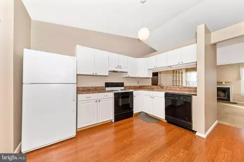 832 Chadwick Cir, Frederick, MD 21701 photo 7