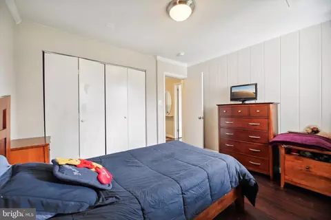 Bedroom - 6442 Sunset Dr, Frederick, MD 21702 photo 6 of 6