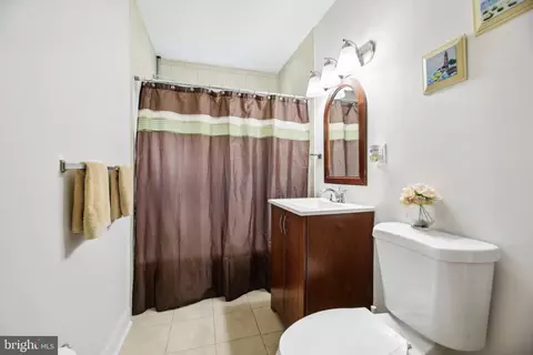 Bath - 6442 Sunset Dr, Frederick, MD 21702 photo 1 of 3