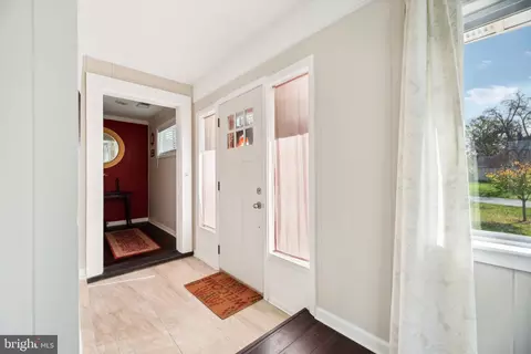 Entry Way - 6442 Sunset Dr, Frederick, MD 21702 photo 1 of 4