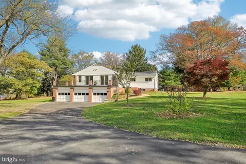 6442 Sunset Dr, Frederick, MD 21702