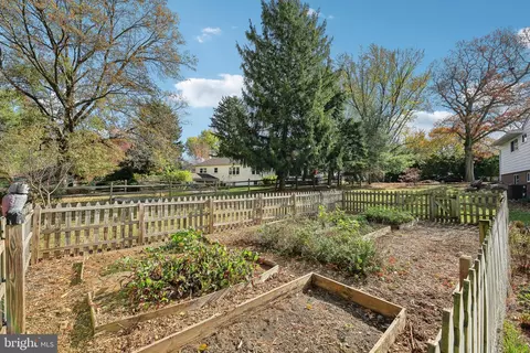Exterior - 6442 Sunset Dr, Frederick, MD 21702 photo 12 of 16