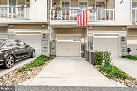 Exterior - 7133 Macon St, Frederick, MD 21703 photo 3 of 6