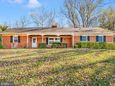 7205 Dogwood Ln, Middletown, MD 21769