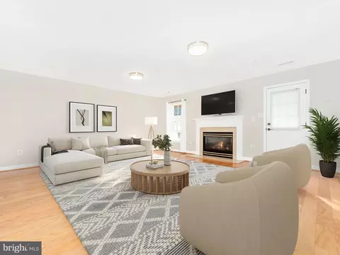 Living - 8825 Lew Wallace Rd, Frederick, MD 21704 photo 7 of 10