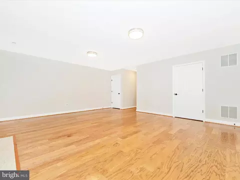 Living - 8825 Lew Wallace Rd, Frederick, MD 21704 photo 10 of 10