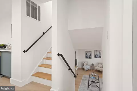 Entry Way - 1303 Hillcrest Dr, Frederick, MD 21703 photo 6 of 10