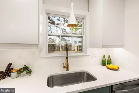 Kitchen - 1303 Hillcrest Dr, Frederick, MD 21703 photo 5 of 6