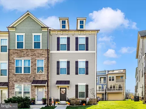 8723 Shady Pines Dr, Frederick, MD 21704