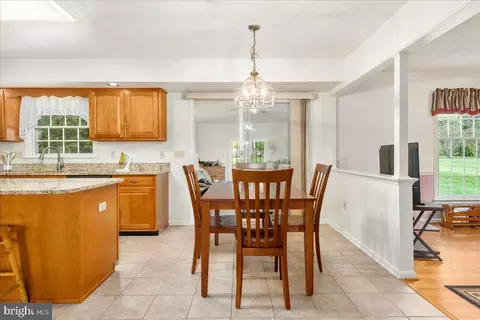 Dining - 3834 Roundtree Rd, Jefferson, MD 21755 photo 3 of 4