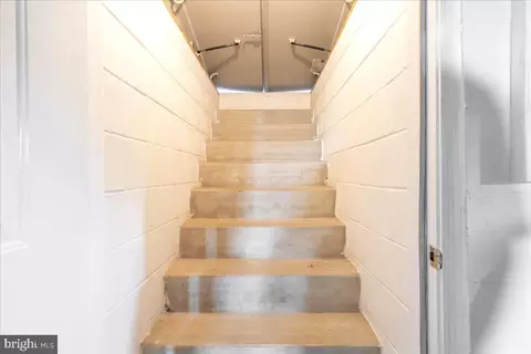 Entry Way - 3834 Roundtree Rd, Jefferson, MD 21755 photo 4 of 4