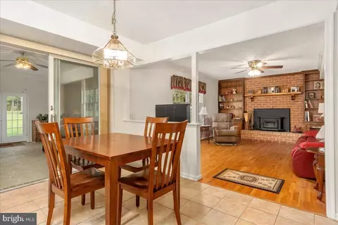 Dining - 3834 Roundtree Rd, Jefferson, MD 21755 photo 4 of 4