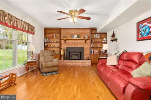 Living - 3834 Roundtree Rd, Jefferson, MD 21755 photo 1 of 1